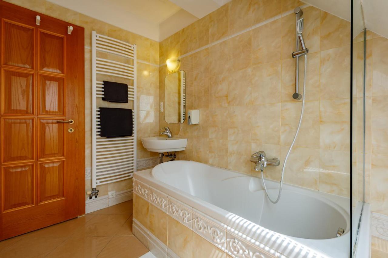 באלאטונפורד Villa Muzsa Deluxe מראה חיצוני תמונה